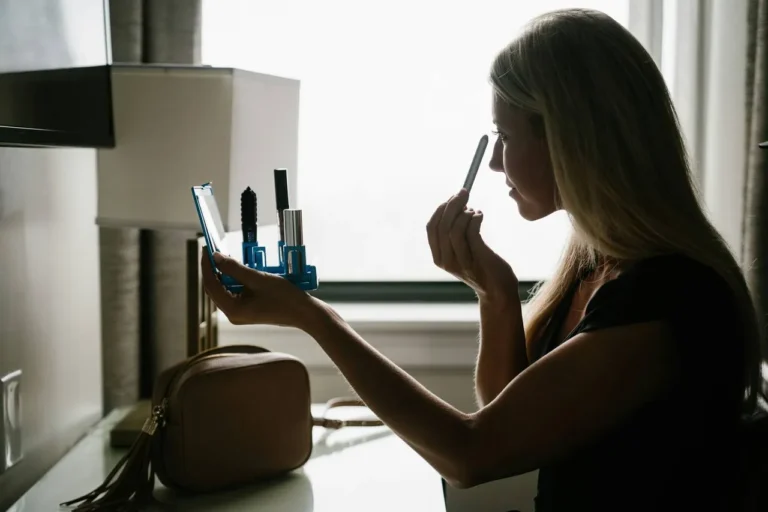 Bronzer w sztyfcie - twój nowy sprzymierzeniec w makijażu
